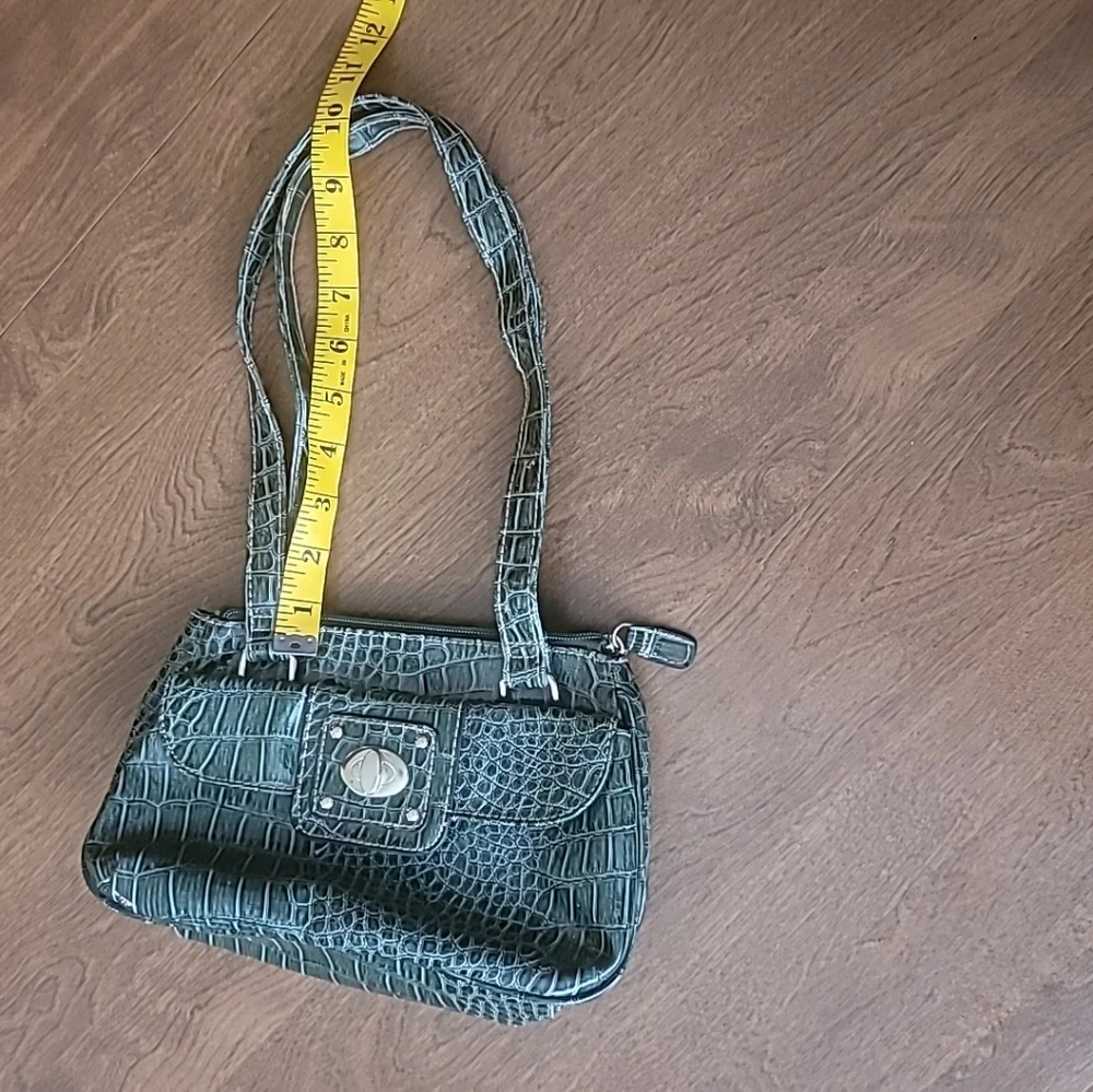 Elegant Green Crocodile-Embossed Women's Shoulder Bag Small Excellent Condition‎